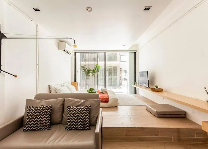 別墅 Miq_5br/silom Bts,mrt/wifi 1000mb/jacuzzi/16pax *